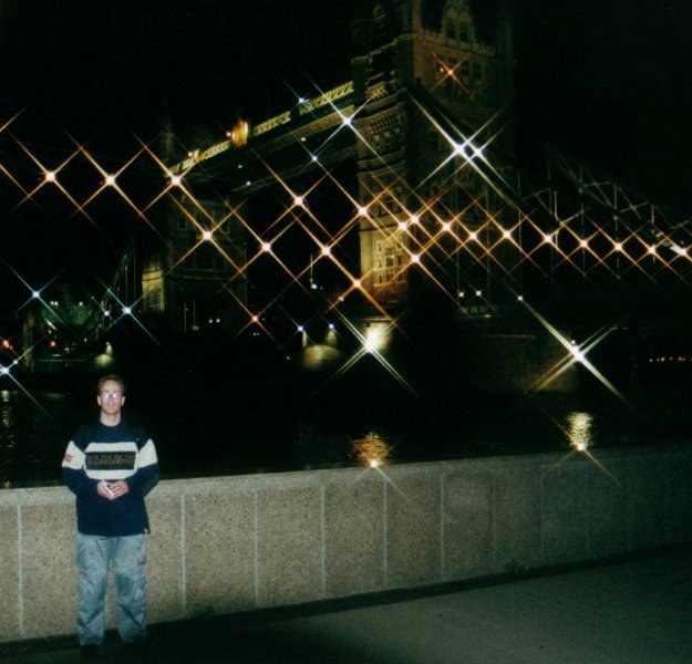 2001.09.14 01.13 london towerbridge martin avond